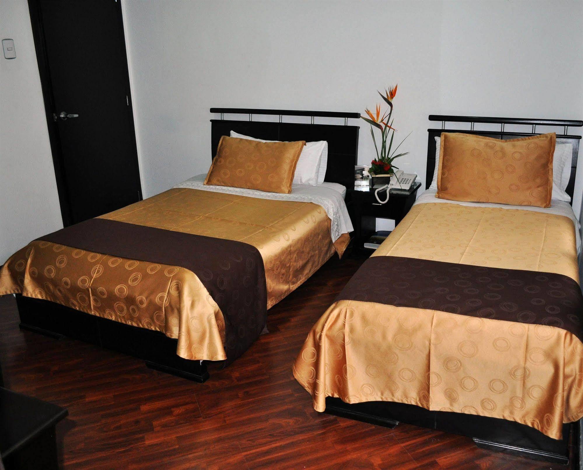 Hotel Quality Comfort House Bogotá Zewnętrze zdjęcie